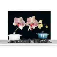 KitchenYeah Spatscherm keuken 100x65 cm - Kookplaat achterwand Orchidee - Bloemen - Zwart - Roze - Knoppen - Muurbeschermer - Spatwand fornuis - Hoogwaardig aluminium