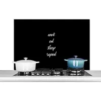 KitchenYeah Spatscherm keuken 100x65 cm - Kookplaat achterwand Spreuken - Cook eat sleep repeat - Quotes - Koken - Eten - Muurbeschermer - Spatwand fornuis - Hoogwaardig aluminium