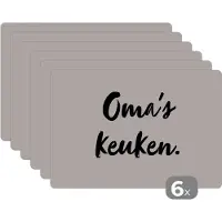 KitchenYeah Placemat - Placemats kunststof - Quote - Oma's keuken - Taupe - 45x30 cm - 6 stuks - Hittebestendig - Anti-Slip - Onderlegger - Afneembaar