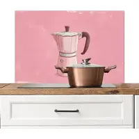 KitchenYeah Spatscherm keuken 80x55 cm - Kookplaat achterwand Roze - Mokkapot - Illustratie - Koffie - Muurbeschermer - Spatwand fornuis - Hoogwaardig aluminium