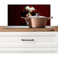 KitchenYeah Spatscherm keuken 60x30 cm - Kookplaat achterwand Vrouw - Kersen - Slagroom - Muurbeschermer - Spatwand fornuis - Hoogwaardig aluminium