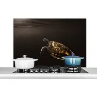 KitchenYeah Spatscherm keuken 100x65 cm - Kookplaat achterwand Schildpad - Zwart - Goud - Muurbeschermer - Spatwand fornuis - Hoogwaardig aluminium