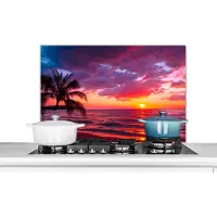 KitchenYeah Spatscherm keuken 80x55 cm - Kookplaat achterwand Zon - Horizon - Roze - Palmboom - Zee - Muurbeschermer - Spatwand fornuis - Hoogwaardig aluminium