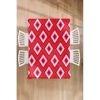 KitchenYeah Kerst Tafelkleed - Kerstmis Decoratie - Tafellaken - Kerst - Patronen - Ruit - Rood - 130x200 cm - Kerstmis Versiering - Tafeldecoratie Kerstmis - Kerstdecoratie tafel - Tafelversiering