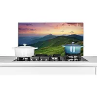 KitchenYeah Spatscherm keuken 90x45 cm - Kookplaat achterwand Berg - Gras - Landschap - Avond - Muurbeschermer - Spatwand fornuis - Hoogwaardig aluminium