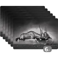 KitchenYeah Placemat - Placemats kunststof - Antilope - Zwart wit - Portret - Wilde dieren - Dieren - 45x30 cm - 6 stuks - Hittebestendig - Anti-Slip - Onderlegger - Afneembaar