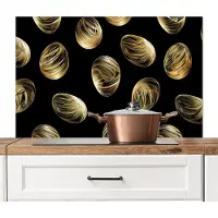 KitchenYeah Spatscherm keuken 100x65 cm - Kookplaat achterwand Eieren - Goud - Patroon - Muurbeschermer - Spatwand fornuis - Hoogwaardig aluminium