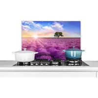 KitchenYeah Spatscherm keuken - Lavendel - Bloemen - Boom - Zon - Landschap - Spatwand fornuis - 60x40 cm - Spatwand keuken - Muurbeschermer - Keuken achterwand