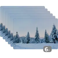KitchenYeah Placemat - Placemats kunststof - Winter - Sneeuw - Bomen - 45x30 cm - 6 stuks - Hittebestendig - Anti-Slip - Onderlegger - Afneembaar