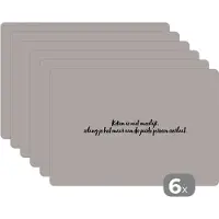KitchenYeah Placemat - Placemats kunststof - Quote - Koken is niet moeilijk - Taupe - 45x30 cm - 6 stuks - Hittebestendig - Anti-Slip - Onderlegger - Afneembaar