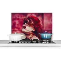 KitchenYeah Spatscherm keuken 80x55 cm - Kookplaat achterwand Kasteel - Rood - Vrouw - Portret - Muurbeschermer - Spatwand fornuis - Hoogwaardig aluminium