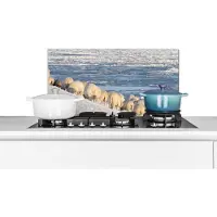 KitchenYeah Spatscherm keuken 70x30 cm - Kookplaat achterwand Schaap - Waddeneilanden - Zee - Muurbeschermer - Spatwand fornuis - Hoogwaardig aluminium