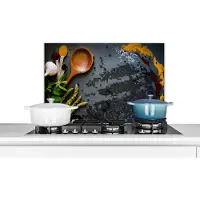 KitchenYeah Spatscherm keuken 60x40 cm - Kookplaat achterwand Kruiden - Pollepel - Keuken - Muurbeschermer - Spatwand fornuis - Hoogwaardig aluminium