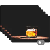 KitchenYeah Placemat - Placemats kunststof - Whiskey - Alcohol - Glas - 45x30 cm - 6 stuks - Hittebestendig - Anti-Slip - Onderlegger - Afneembaar