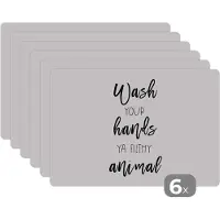 KitchenYeah Placemat - Placemats kunststof - Spreuken - Quotes - Wash your hands ya filthy animal - Wassen - Handen - 45x30 cm - 6 stuks - Hittebestendig - Anti-Slip - Onderlegger - Afneembaar