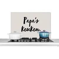 KitchenYeah Spatscherm keuken 80x55 cm - Kookplaat achterwand Taupe - Papa's keuken - Quote - Muurbeschermer - Spatwand fornuis - Hoogwaardig aluminium