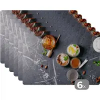 KitchenYeah Placemat - Placemats kunststof - Honing - Specerijen - Keuken - Marmer - 45x30 cm - 6 stuks - Hittebestendig - Anti-Slip - Onderlegger - Afneembaar
