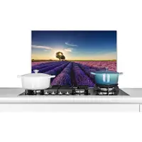 KitchenYeah - Spatscherm - Spatwand - Lavendel - Bloemen - Boom - Zon - Landschap - Spatscherm keuken - 60x40 cm - Keuken achterwand - Muurbeschermer