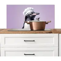 KitchenYeah Spatscherm keuken 90x45 cm - Kookplaat achterwand Pinguïn - Koksmuts - Lief - Paars - Muurbeschermer - Spatwand fornuis - Hoogwaardig aluminium