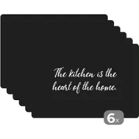 KitchenYeah Placemat - Placemats kunststof - Spreuken - Koken - Thuis - The kitchen is the heart of the home - Quotes - 45x30 cm - 6 stuks - Hittebestendig - Anti-Slip - Onderlegger - Afneembaar