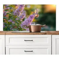 KitchenYeah Spatscherm keuken 120x60 cm - Kookplaat achterwand Sierlijke - Vlinder - Paarse - Bloemen - Muurbeschermer - Spatwand fornuis - Hoogwaardig aluminium