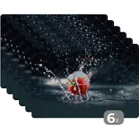 KitchenYeah Placemat - Placemats kunststof - Tomaat - Groente - Stilleven - Water - Rood - 45x30 cm - 6 stuks - Hittebestendig - Anti-Slip - Onderlegger - Afneembaar