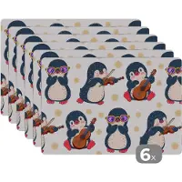 KitchenYeah Placemat - Placemats kunststof - Pinguïn - Muziek - Gitaar - Kinderen - Patroon - 45x30 cm - 6 stuks - Hittebestendig - Anti-Slip - Onderlegger - Afneembaar