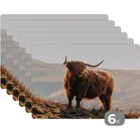 KitchenYeah Placemat - Placemats kunststof - Schotse hooglander - Dieren - Landelijk - Landschap - Koe - Natuur - 45x30 cm - 6 stuks - Hittebestendig - Anti-Slip - Onderlegger - Afneembaar