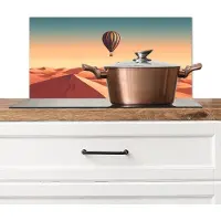 KitchenYeah Spatscherm keuken 70x30 cm - Kookplaat achterwand Luchtballon - Woestijn - Zonsondergang - Blauw - Muurbeschermer - Spatwand fornuis - Hoogwaardig aluminium