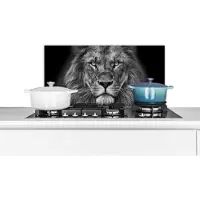 KitchenYeah Spatscherm keuken 70x30 cm - Kookplaat achterwand Dieren - Leeuw - Zwart - Wit - Portret - Muurbeschermer - Spatwand fornuis - Hoogwaardig aluminium