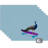 KitchenYeah Placemat - Placemats kunststof - Pauw - Blauw - Skateboard - Dieren - Grappig - 45x30 cm - 6 stuks - Hittebestendig - Anti-Slip - Onderlegger - Afneembaar