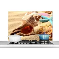 KitchenYeah Spatscherm - Keuken - Strand - Zee - Zeesterren - Schelpen - Keuken decoratie - Achterwand keuken - 100x65 cm - Muurbeschermer