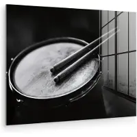 MuchoWow Glasschilderij 40x30 cm - Schilderij acrylglas - Trommel - Close-up - Drumstokken - Zwart - Foto op glas - Muurdecoratie woonkamer - Wanddecoratie slaapkamer - Schilderijen