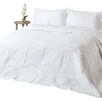 Homescapes Witte Matelassé Sprei, 260 x 260 cm