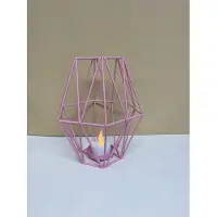 Impuls Industriele metalen theelichthouder - roze - met LED flame theelicht - hoogte 19 cm x 15 x 0.5 cm - Woonaccessoires