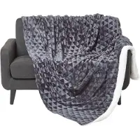 Homescapes Cosy Velvet Triangle Deken - Sherpa Deken Donkergrijs, 200 x 230 cm