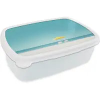 MuchoWow Broodtrommel Wit - Lunchbox Strand - Blauwe lucht - Geel - Parasol - Brooddoos 18x12x6 cm - Brood lunch box - Broodtrommels voor kinderen en volwassenen