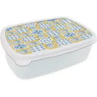 MuchoWow Broodtrommel Wit - Lunchbox Italiaans - Zee - Sfeer - Mozaïek - Sardientjes - Geel - Blauw - Wit - Brooddoos 18x12x6 cm - Brood lunch box - Broodtrommels voor kinderen en volwassenen