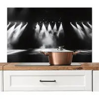 KitchenYeah Spatscherm keuken 100x65 cm - Kookplaat achterwand Theaterzaal - Mist - Spotlights - Zwart - Muurbeschermer - Spatwand fornuis - Hoogwaardig aluminium