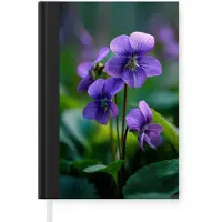 MuchoWow Notitieboek - Schrijfboek - Viooltjes - Paars - Bloem - Bladeren - Notitieboekje klein - A5 formaat - Schrijfblok