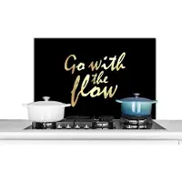 KitchenYeah Spatscherm keuken 90x60 cm - Kookplaat achterwand Quotes - Relax - Goud - Zwart - Muurbeschermer - Spatwand fornuis - Hoogwaardig aluminium