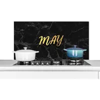 KitchenYeah Spatscherm keuken 100x50 cm - Kookplaat achterwand Quote - Kalender - Mei - Goud - Muurbeschermer - Spatwand fornuis - Hoogwaardig aluminium