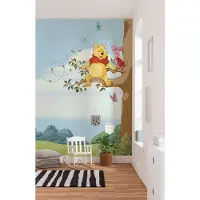 Komar Papierfotobehang Winnie De Pooh Boom - Blauw - 2,54m X 184cm