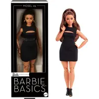 Mattel Basics Model 05 Verzamelpop met donkerbruin haar Zwarte mini-jurk en hakken Universele pasvorm Modieus Beweegbaar rond lichaam en verwisselbaa