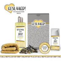 Triomf Geschenkset "Geslaagd" - 4 producten - 450 gram - Cosmetica | Giftset Cadeau vrouw Luxe Cadeaubox Geschenk Pakket Gift set Voor haar Meisje Examen