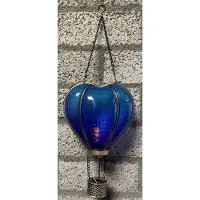 Impuls Decoratieve solarlamp hart met luchtballon " met flame LED " - 2 kleuren blauw+donker blauw - kunststof - hangend model - hoogte 46 x 16 x 9.5 cm - Tuindecoratie - Tuinverlichting