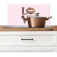 KitchenYeah Spatscherm keuken 70x30 cm - Kookplaat achterwand Tekst - Love - Pantervacht - Lichtroze - Muurbeschermer - Spatwand fornuis - Hoogwaardig aluminium