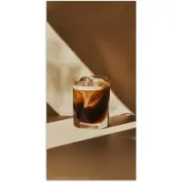 PosterMonkey Poster 80x160 cm - Glas - Ijskoffie - Schaduw - Bruin - Posters - Kamer decoratie - Wanddecoratie woonkamer - Muurdecoratie slaapkamer