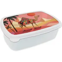 MuchoWow Broodtrommel Wit - Lunchbox Kameel - Pyramides - Rode zon - Brooddoos 18x12x6 cm - Brood lunch box - Broodtrommels voor kinderen en volwassenen