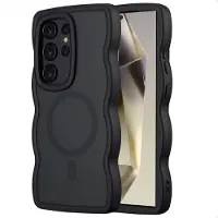 Selencia Wavy Backcover met MagSafe voor de Samsung Galaxy S24 Ultra - Zwart